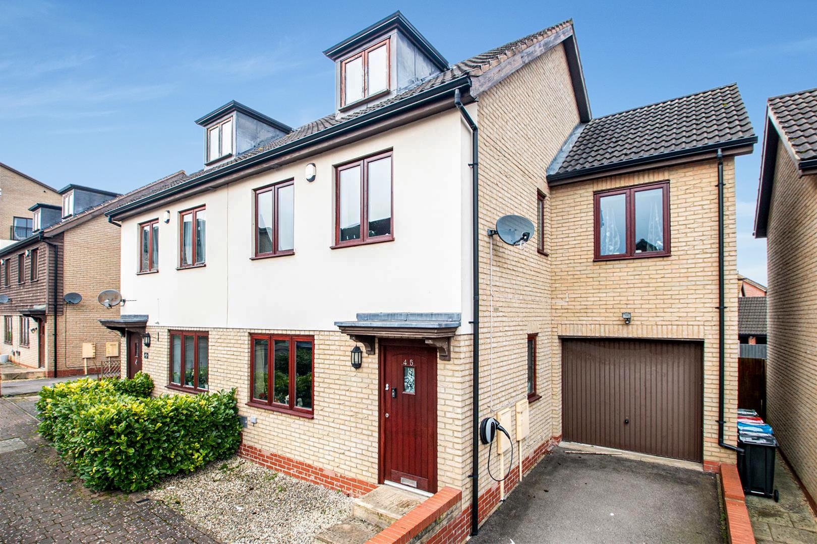 5 bed property in Kelling Way, Milton Keynes
